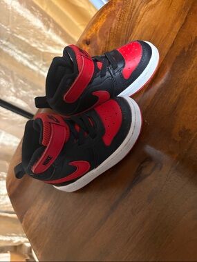 Nike Kids Black and Red Mid-Top Sneakers